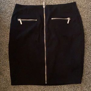 Michael Kors skirt with gold details. Size 8. EUC